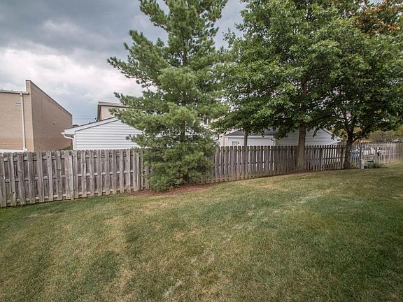 4th image of 120 Village Dr #1