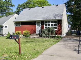 325 Hillside Dr, Neptune, NJ 07753