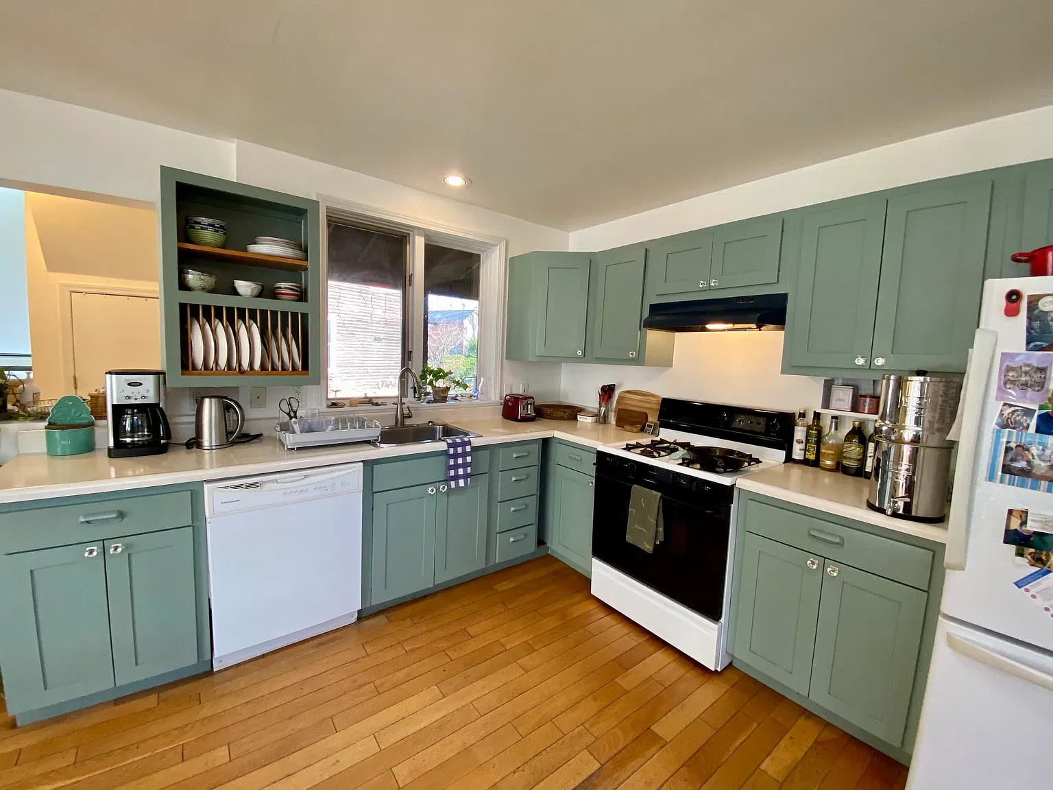 2 bed, 1121 sqft, $2,235 — Photo 3
