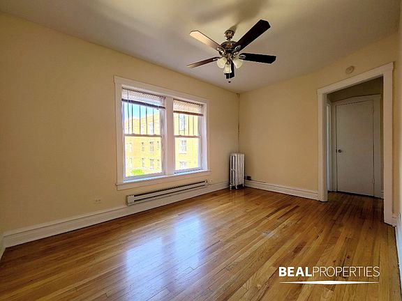 2nd image of 953 W Cornelia Ave APT 2A