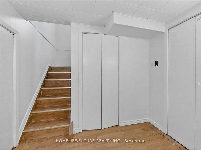 226 Wilson Rd S — Photo 5