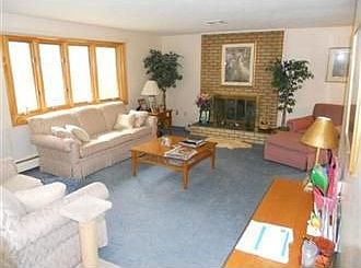 5th image of 105 Plain Dr