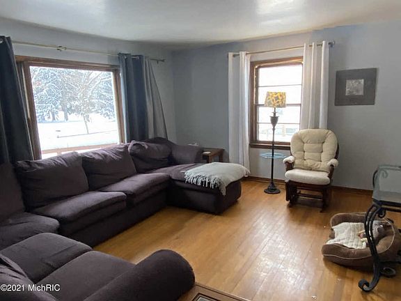 5th image of 207 S Norton St