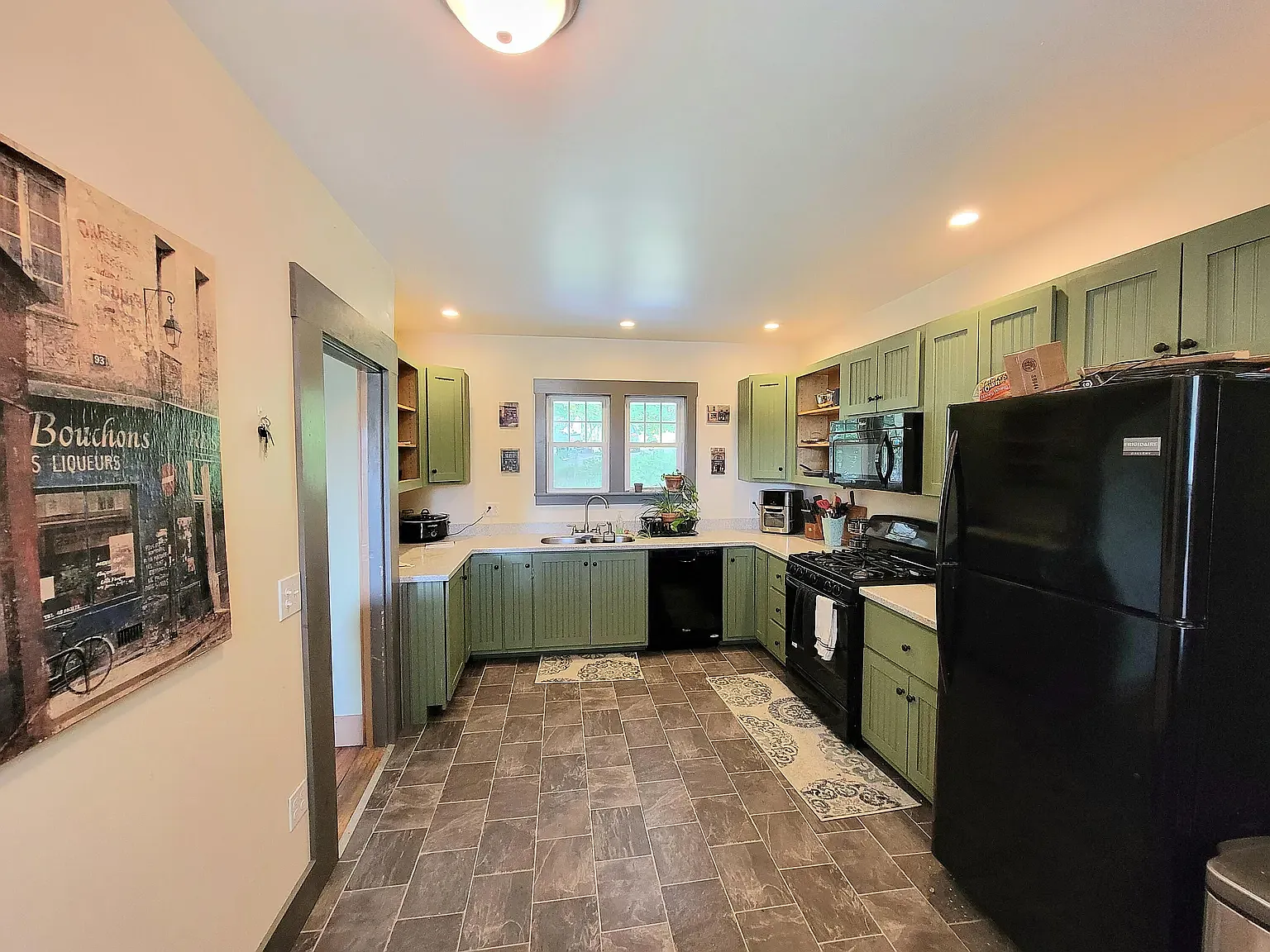1 bed, 800 sqft, $1,000 — Photo 1