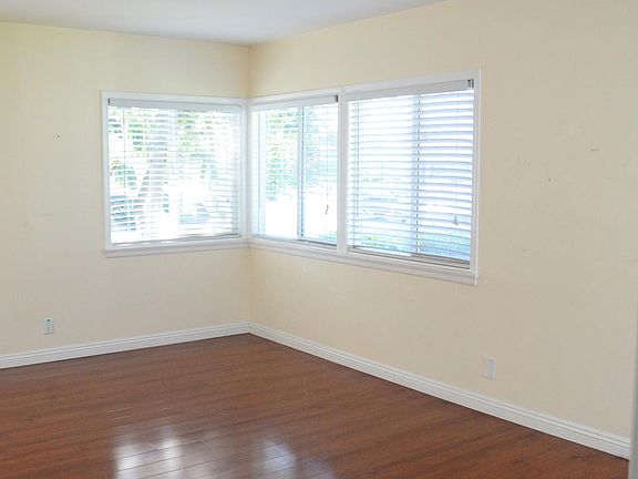 4th image of 1442 E Workman Ave