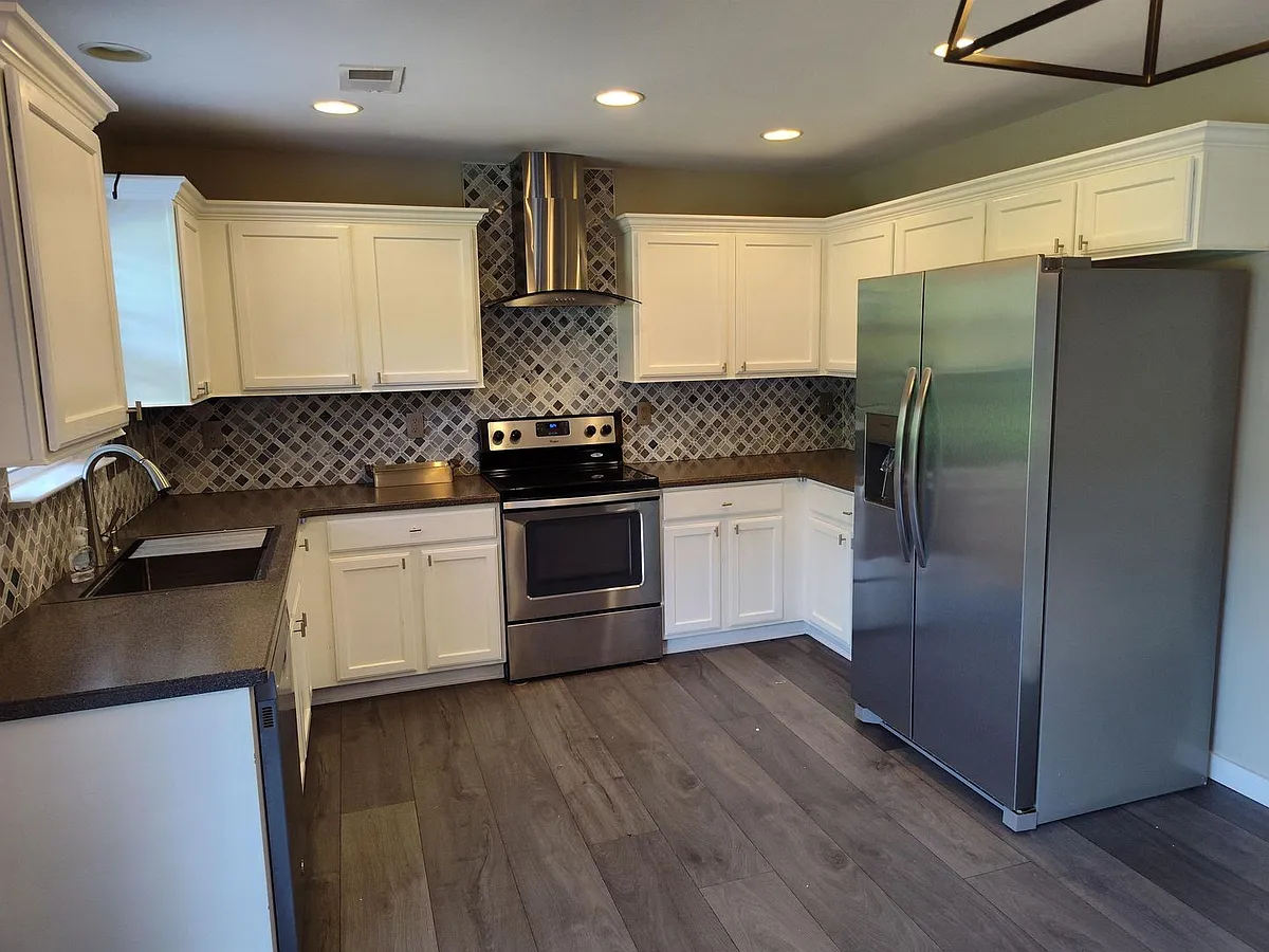 Building Photo - 8708 Sedgeburn Dr