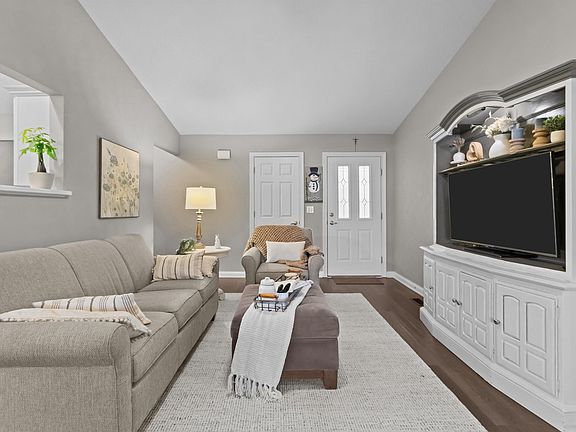 3rd image of 779 Willowridge Dr
