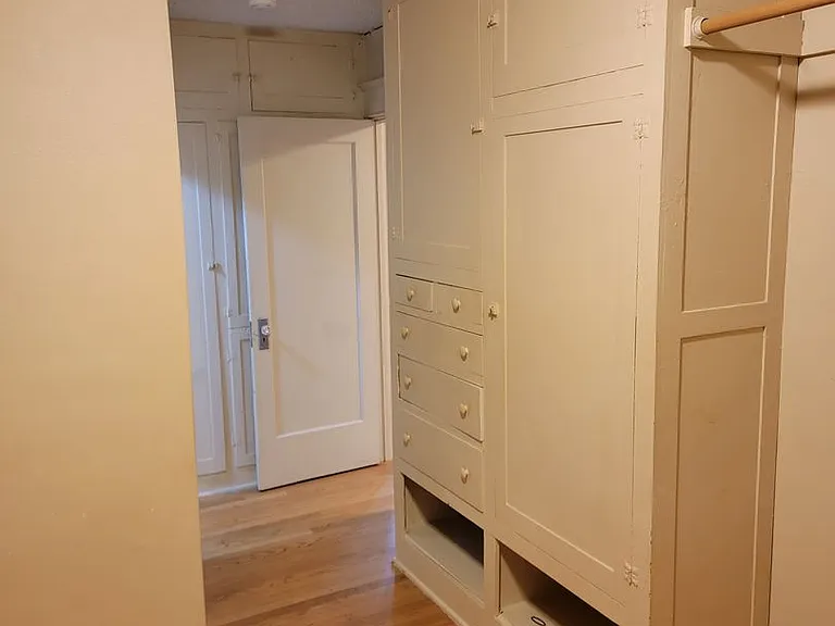 Avondale Apartments — Photo 24
