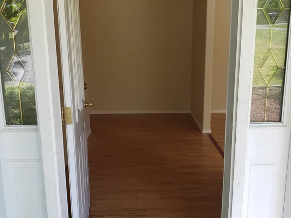 111 Crestwood Dr SW, Lakewood, WA 98498