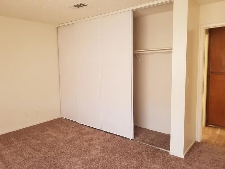 3309 N Miramar Dr — Photo 8