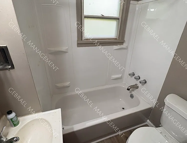 1505 Hughes Ave — Photo 8