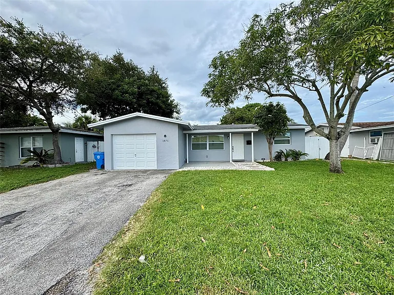 1871 NW 31st Ct — Photo 1