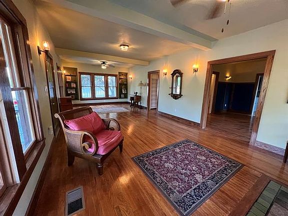 2nd image of 603 S Connellee Ave
