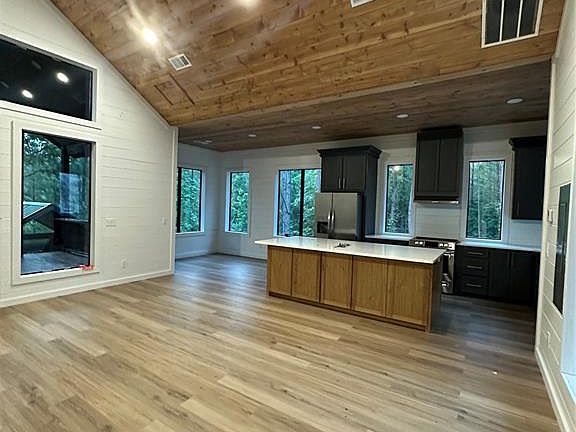 3rd image of 507 Timber Creek Trl