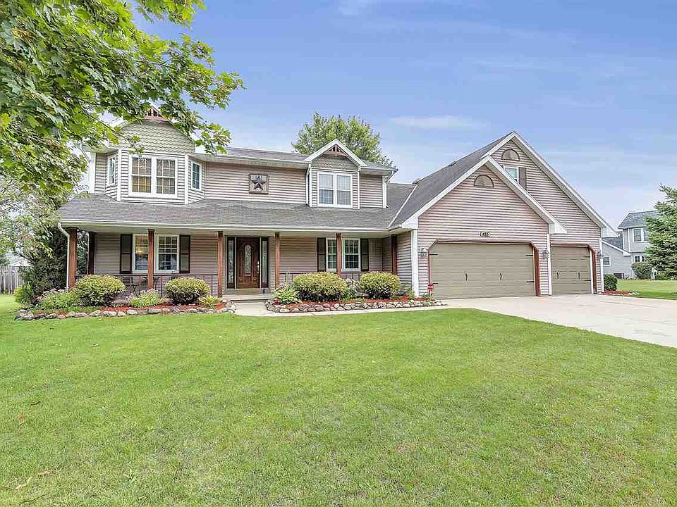 1st image of 485 Blue Heron Dr