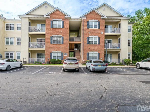 118 Frank Ct, South Plainfield, NJ 07080