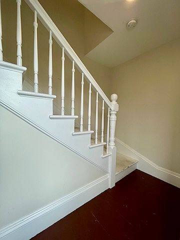 Private entrance and hallway