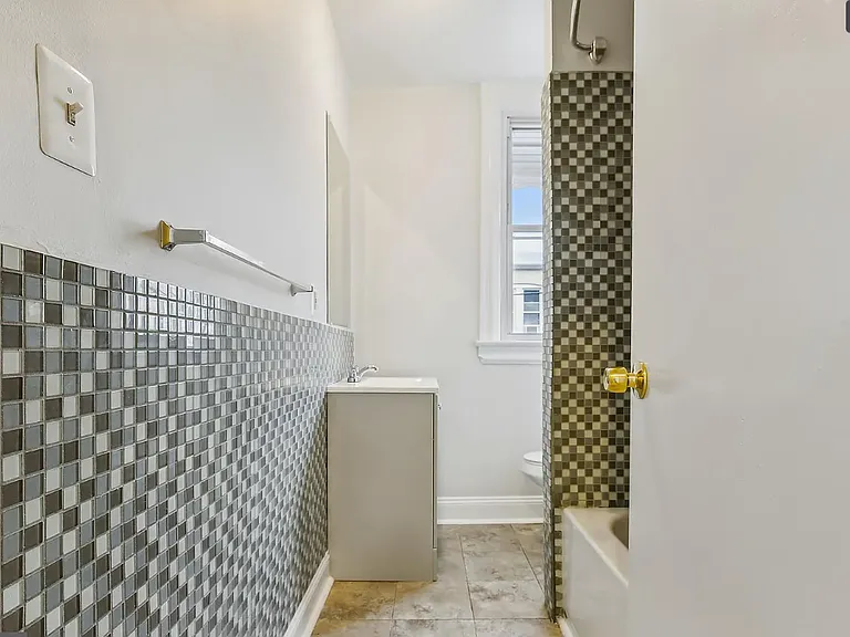 725 Harvard St NW #1 — Photo 3