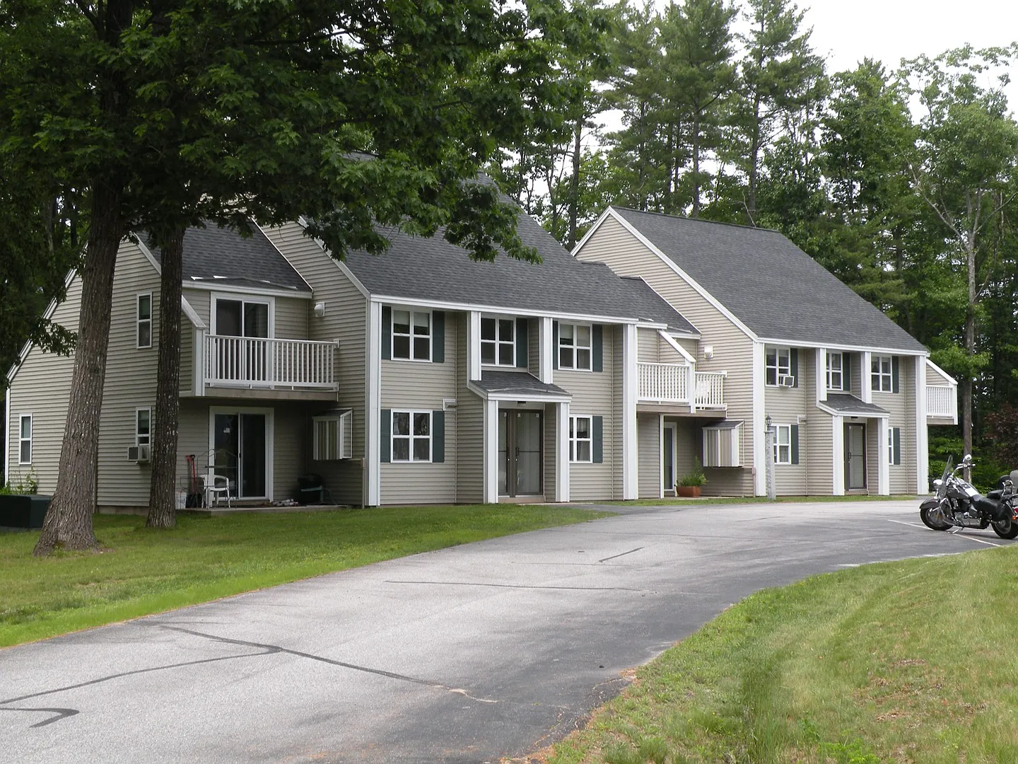 Deerfield Village — Photo 3