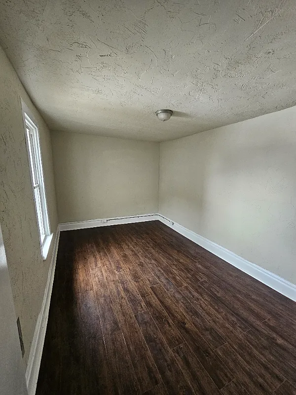 3 bed 1 bath (accepting section 8) — Photo 4