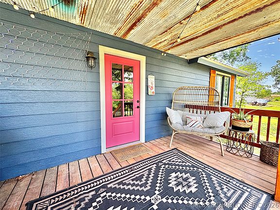 3rd image of 428936 E 1131st Rd