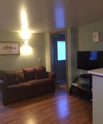 4th image of 460 W Clam Cir