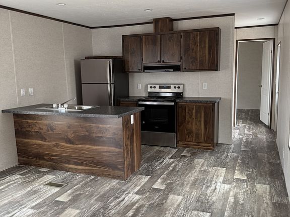 5th image of 406 Parker St