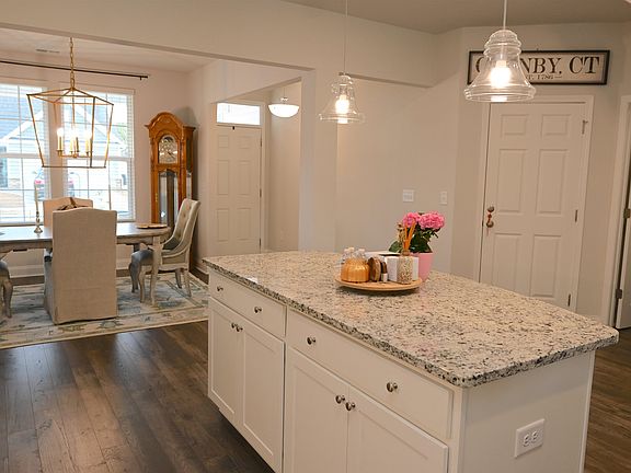 5th image of 2464 Campton Loop