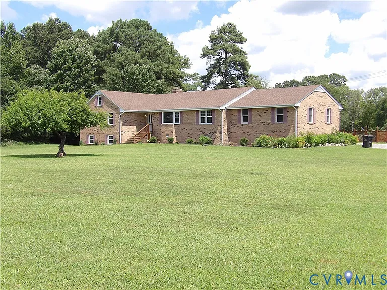 3813 Johnson Rd — Photo 2
