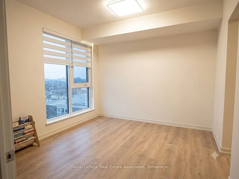 1285 Dupont St — Photo 17