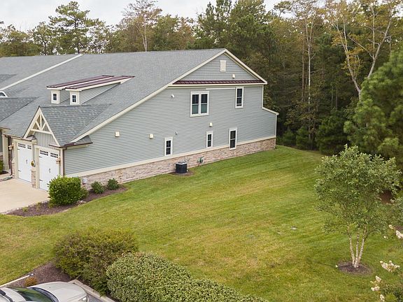 3rd image of 32489 Phoebe Dr