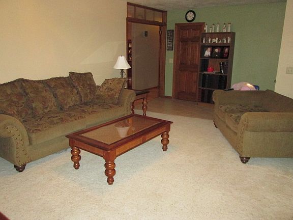 5th image of 1013 Armstrong Blvd S