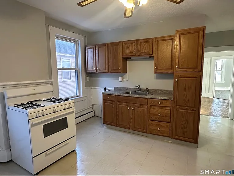 512 Broad St — Photo 2