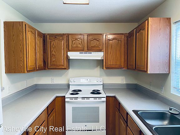 3rd image of 244 Westwood Pl #10336352