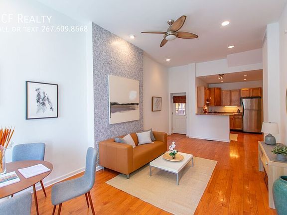 3rd image of 1921 Poplar St #1