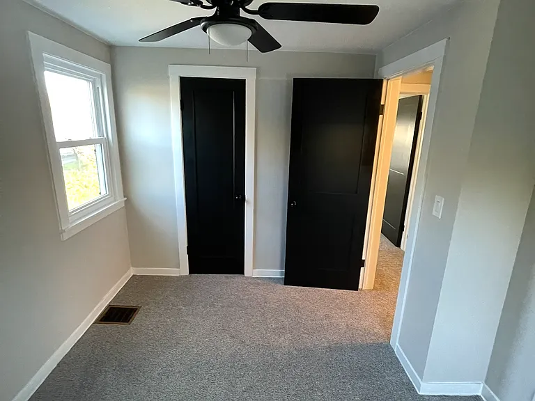 139 Mayville Ave — Photo 9