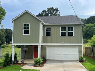 2372 Saint James Dr NW, Atlanta, GA 30318