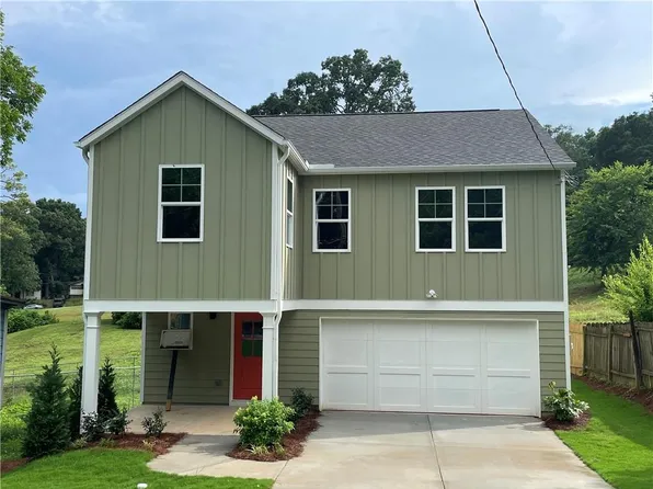 2372 Saint James Dr NW, Atlanta, GA 30318