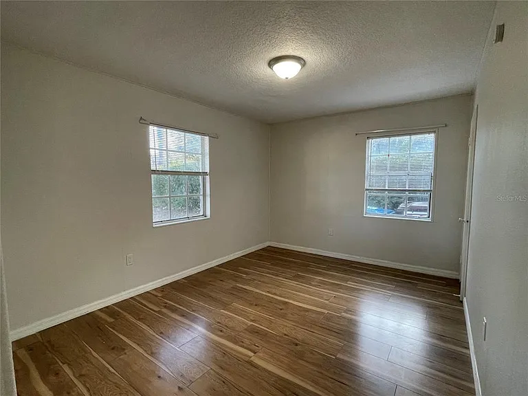 1208 Carlton Ave — Photo 11