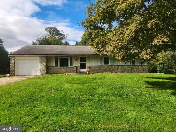 2303 Helena Rd, Lancaster, PA 17603