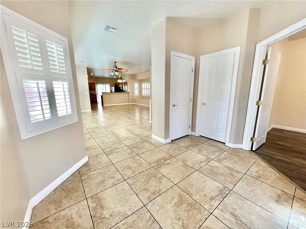 4 bed, 3.0 bath, 2398 sqft, $2,795 — Photo 3
