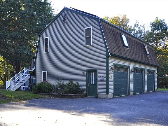 2nd image of 1679 Bedford St