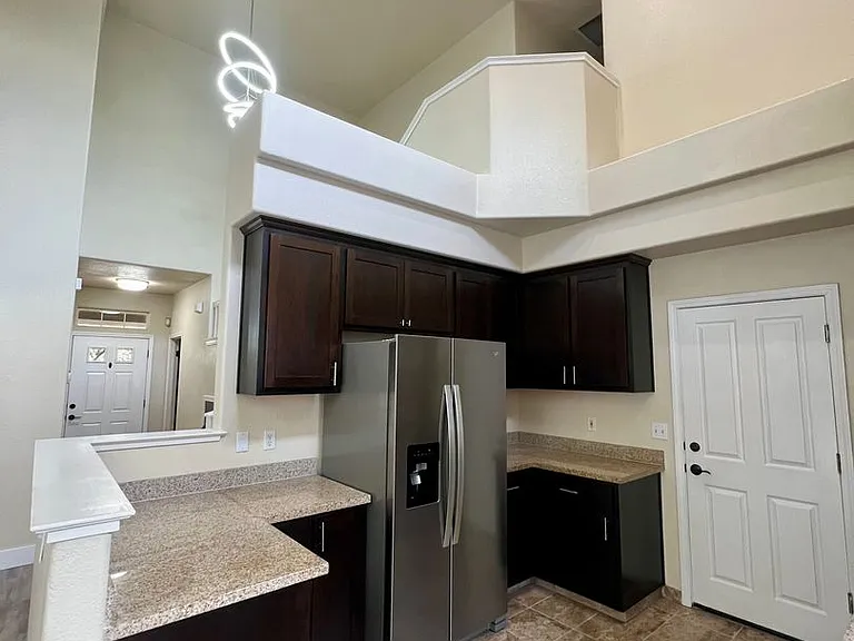 2749 Marlow Ct — Photo 10