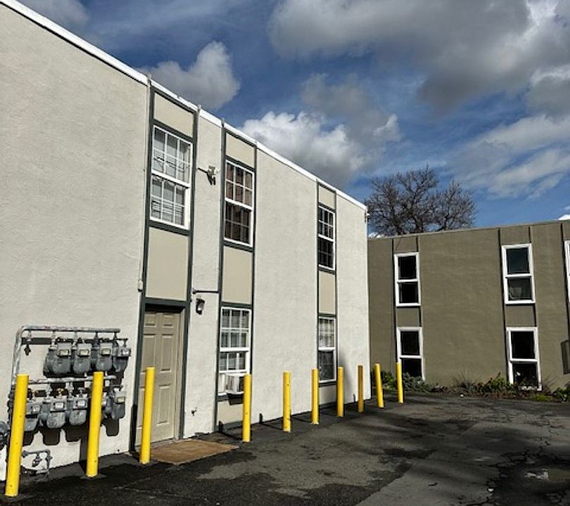 2nd image of 1642 Clayton Rd APT 1