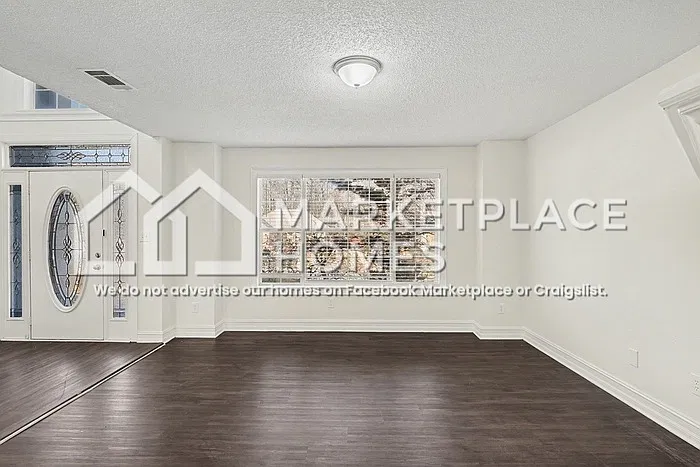 4 bed, 3.5 bath, 2386 sqft, $2,295 — Photo 2