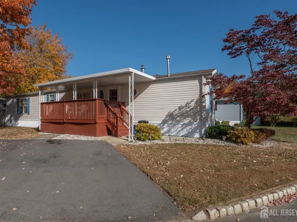 217 Lawrence Ct, Spotswood, NJ 08884