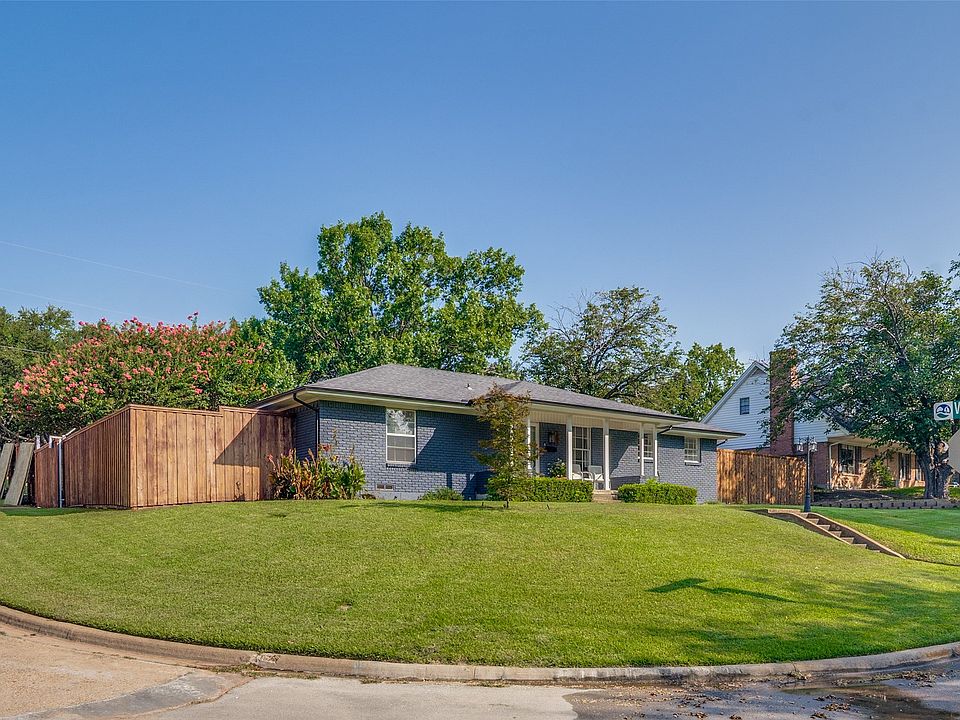 1st image of 301 Valley Dr