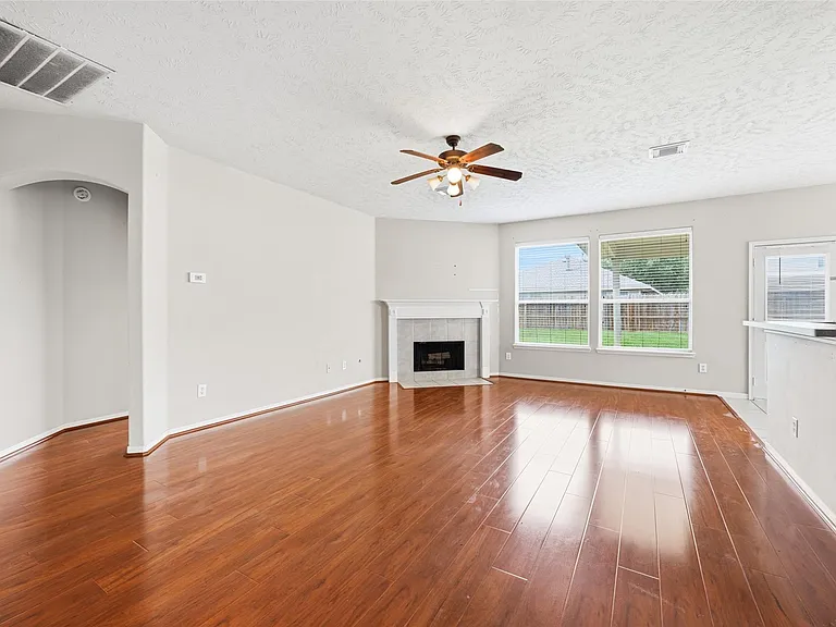 18010 Timber Crossing Ln — Photo 8