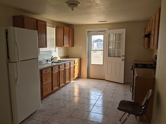 704 E Bland Kitchen_12212021