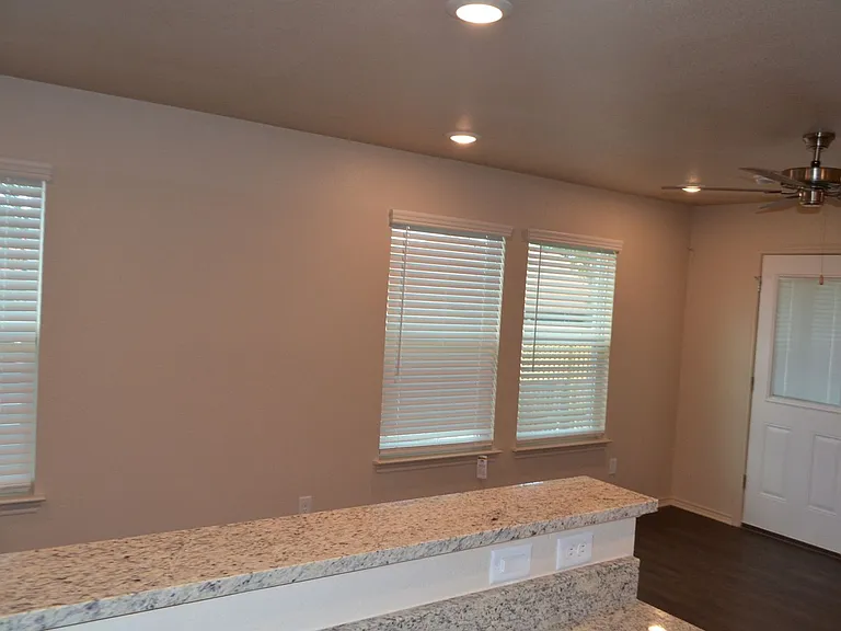 1701 Castroville — Photo 9